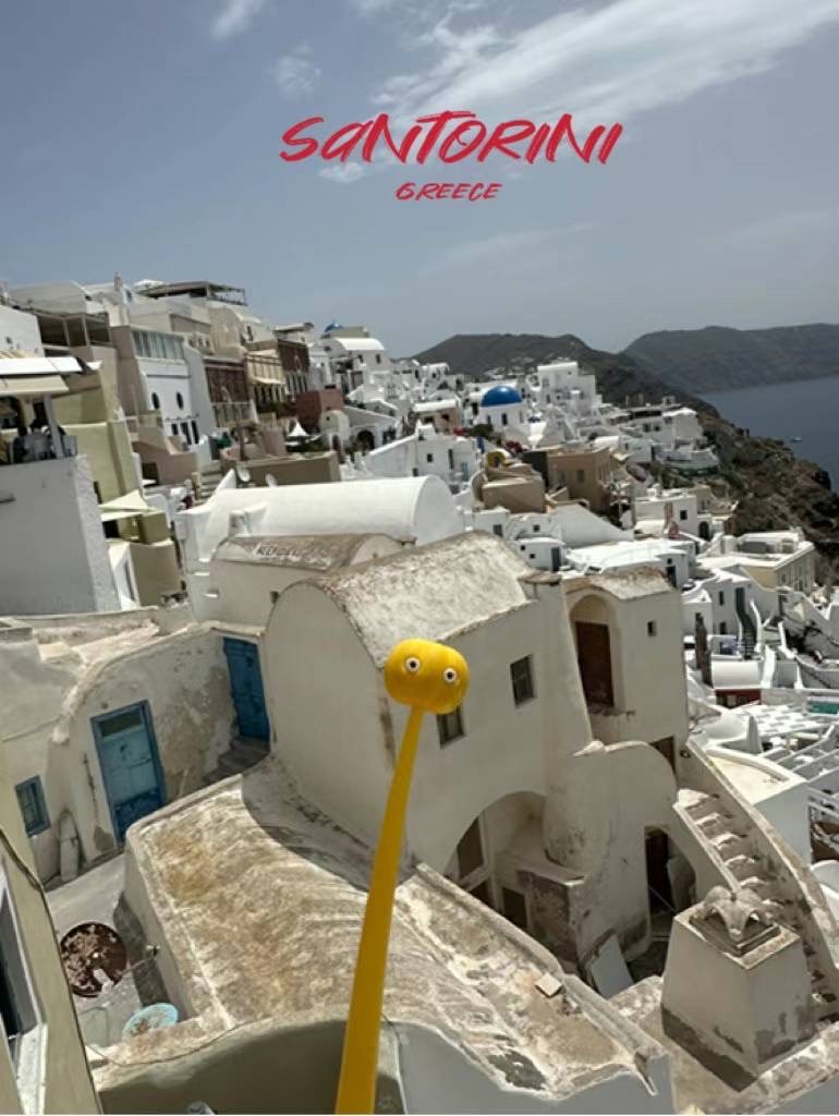 Jiggly in Santorini, Greece